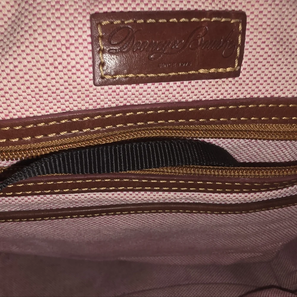 Dooney & Bourke classic dooney